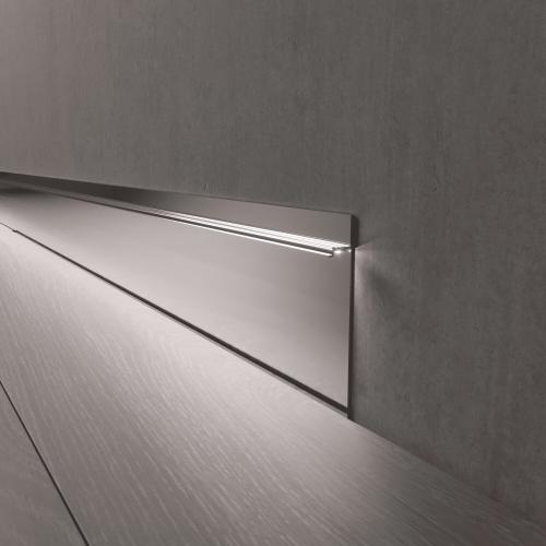 Плинтус Luxury Wood Decor скрытый Скрытый плинтус под подсветку без покрытия 80мм