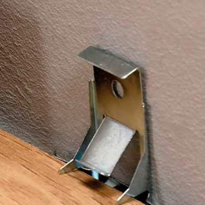 Плинтус Quick Step Крепеж к плинтусу Quick Step